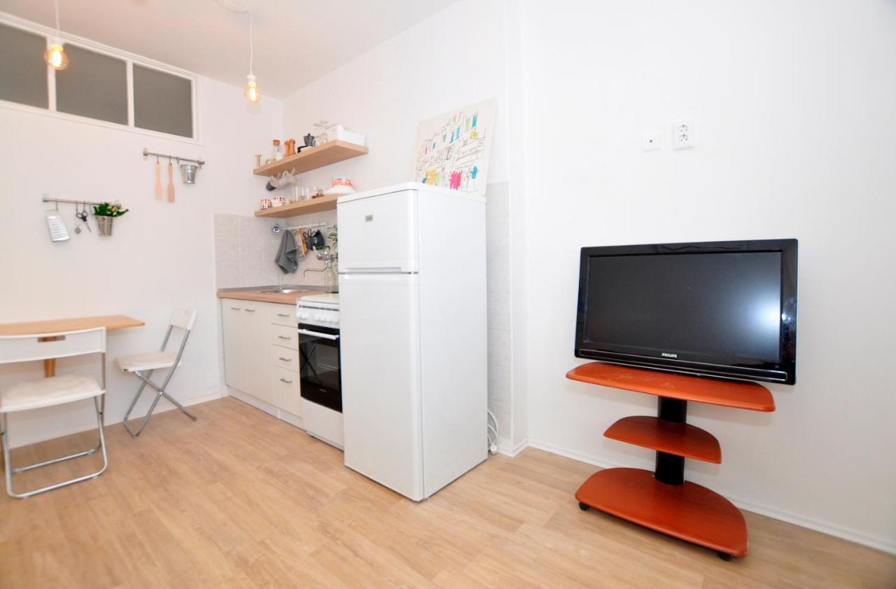Room & Studio In The Centre Split Extérieur photo